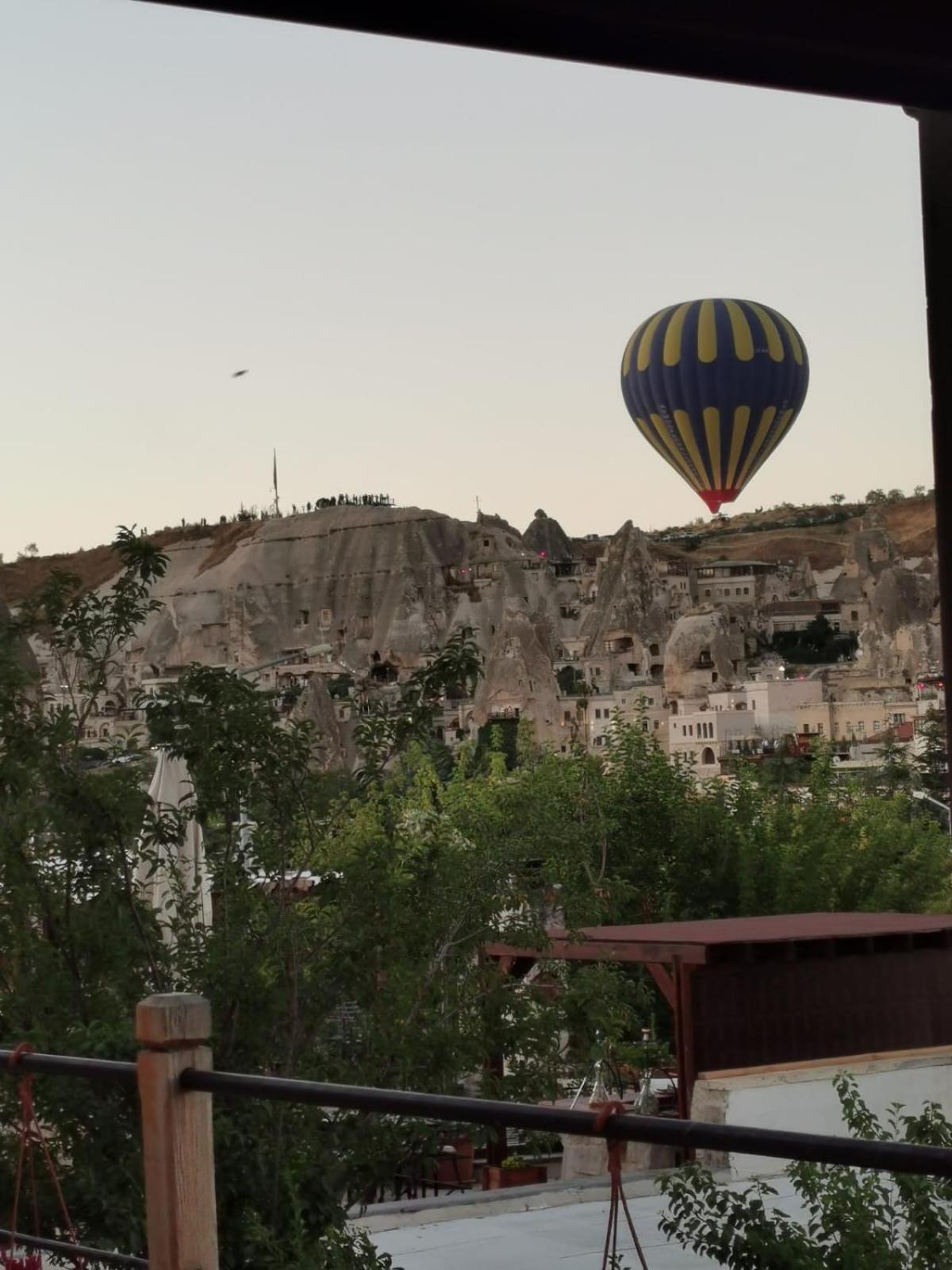 Falcon Cave Suites Goreme Exterior photo