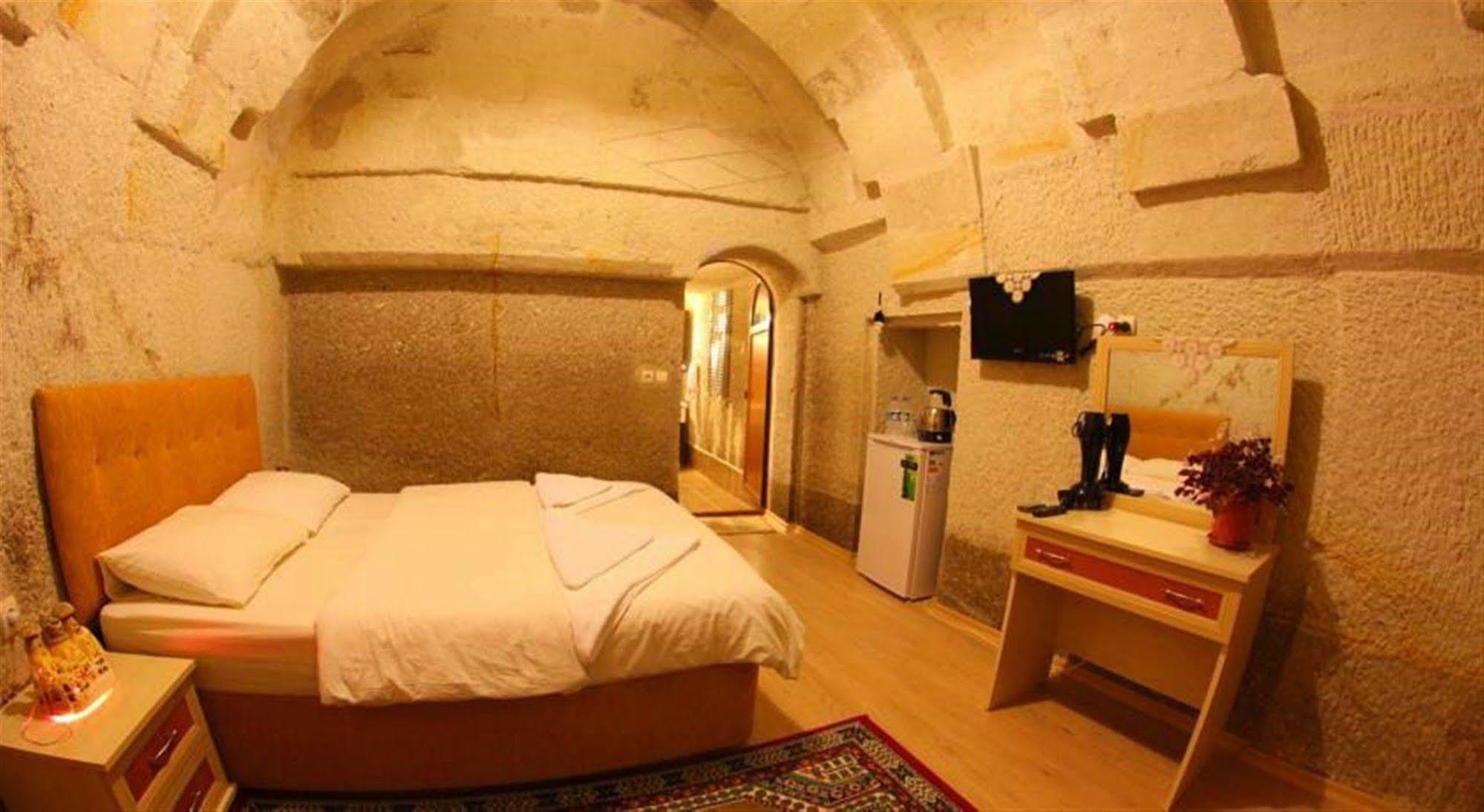 Falcon Cave Suites Goreme Exterior photo